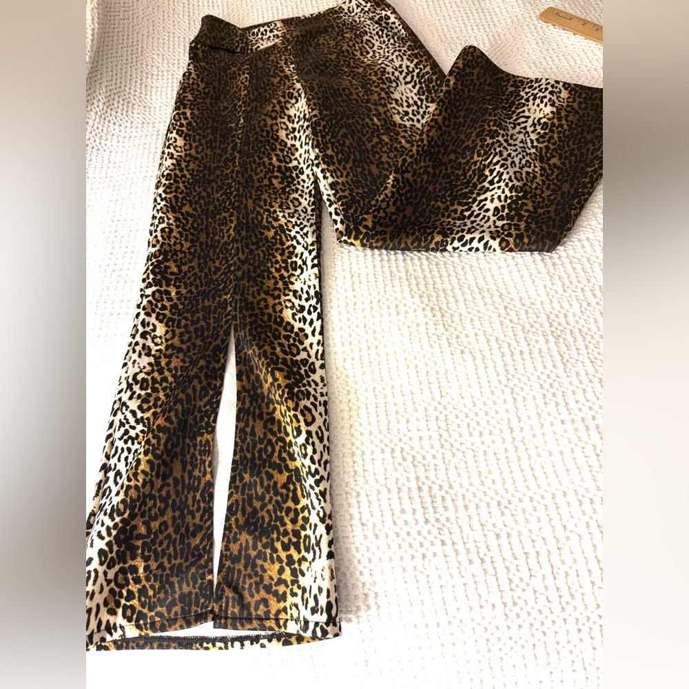 Leopard Print pull on Flared 3/4 length Pants with front slits